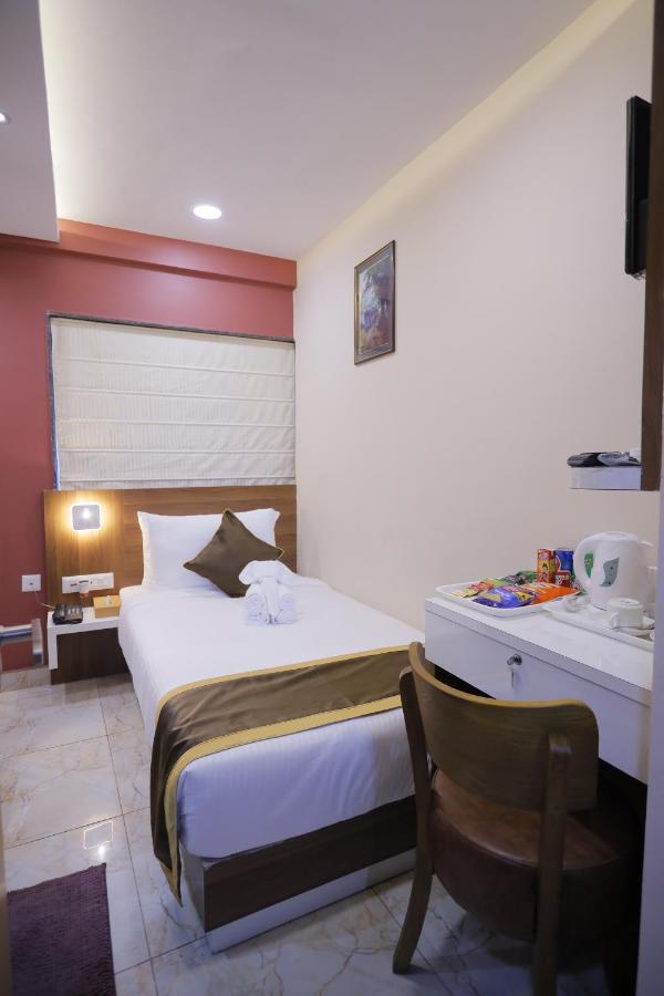 The Avenue Hotel Ballygunge Calcutta Eksteriør billede